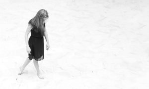 自己肯定感が低いと現状に停滞！自信をつけるセルフトークを。例文も